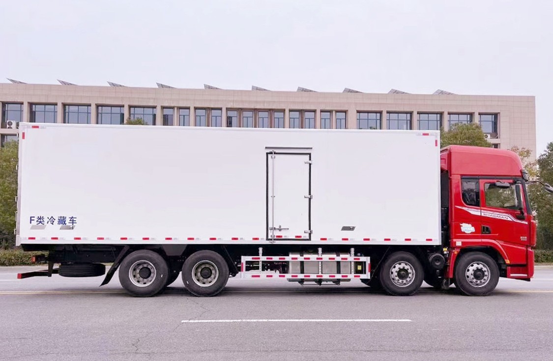 陜汽德龍X5000冷藏車9.5米