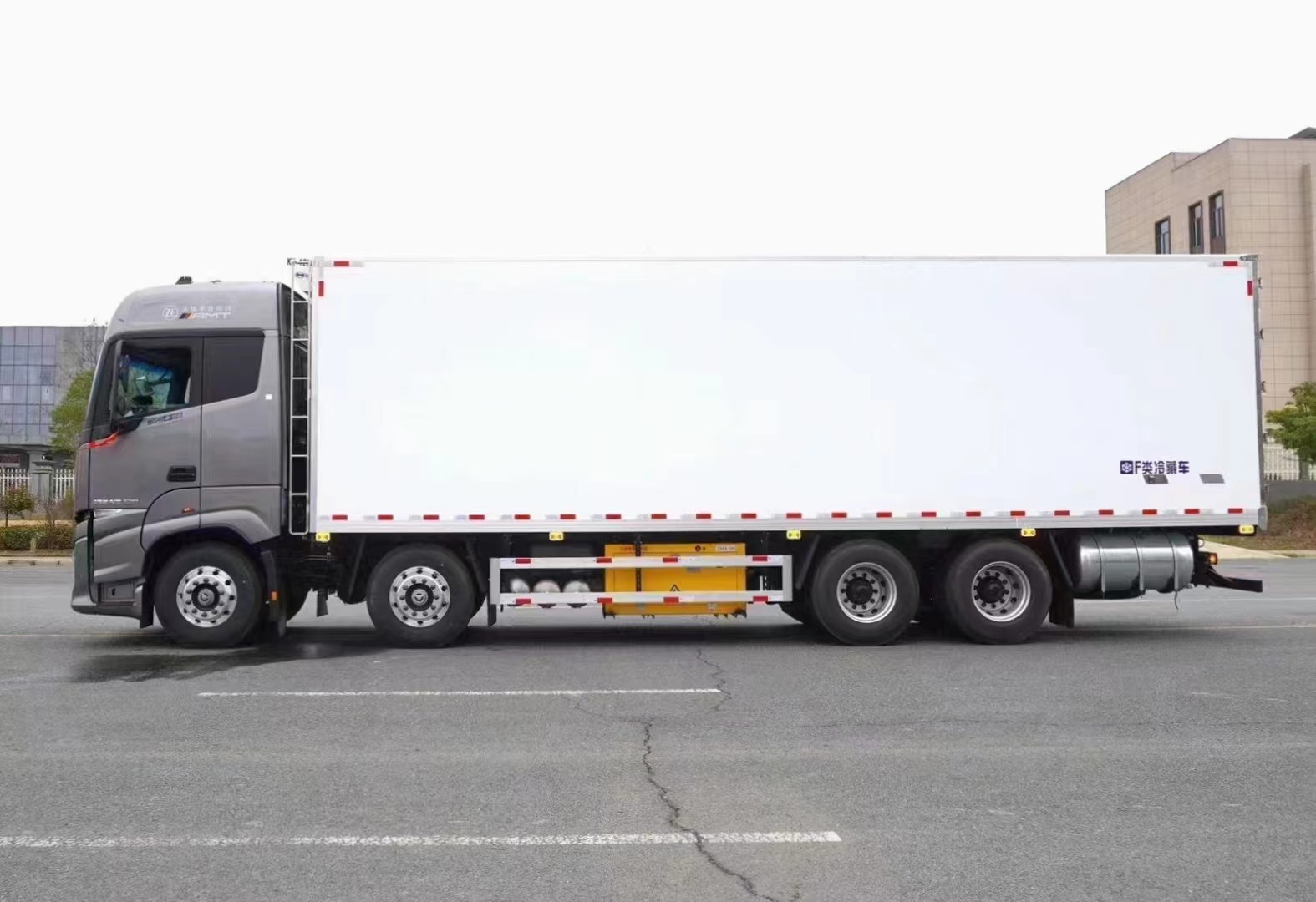 福田歐曼銀河9米6冷藏車