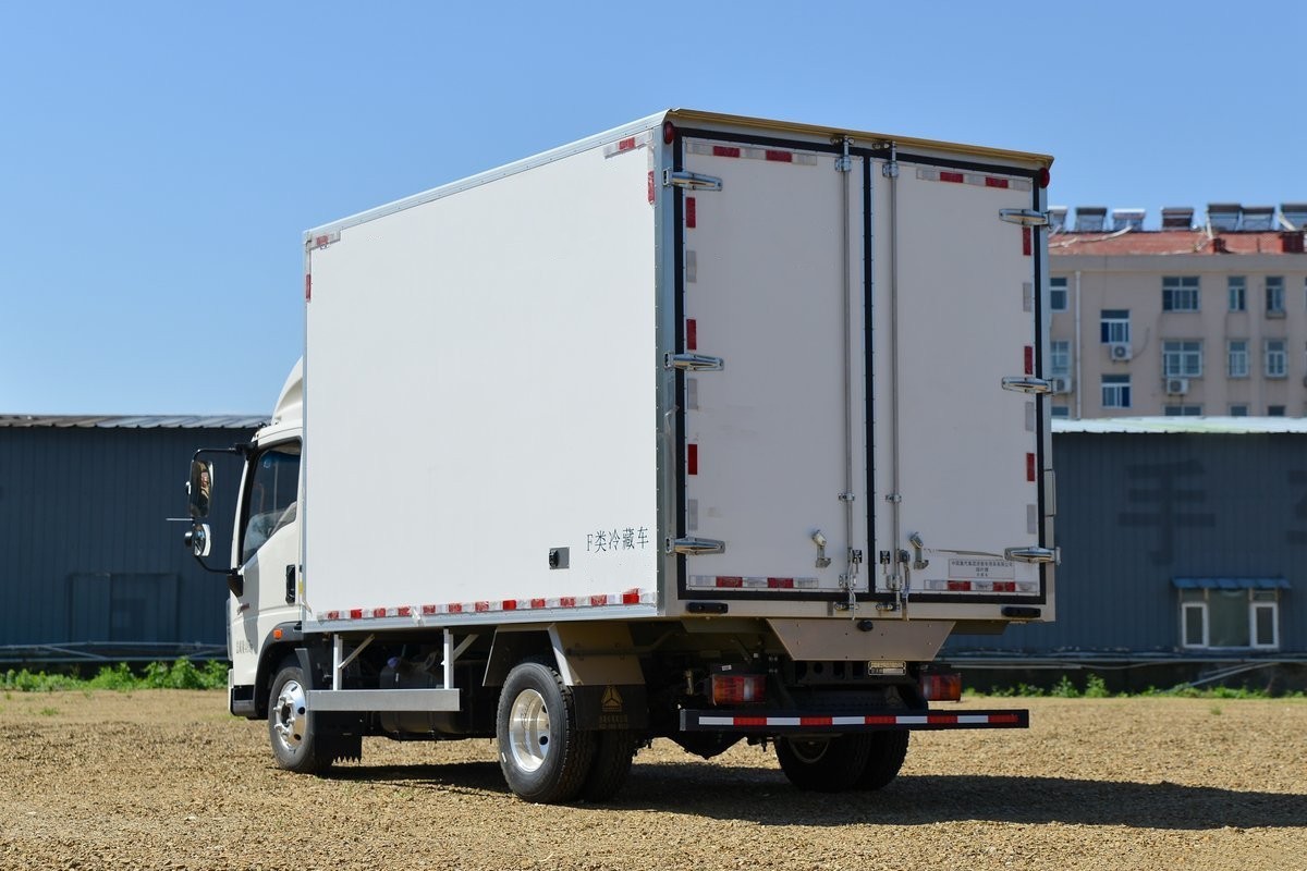 重汽HOWO冷藏車4米