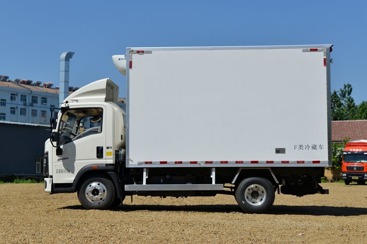 重汽HOWO冷藏車4米