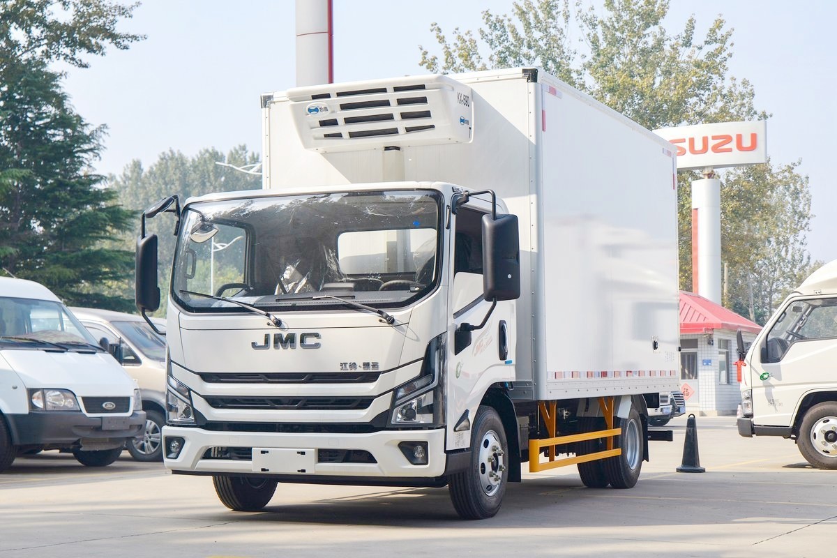 江鈴新凱運(yùn)寬體冷藏車4.02米
