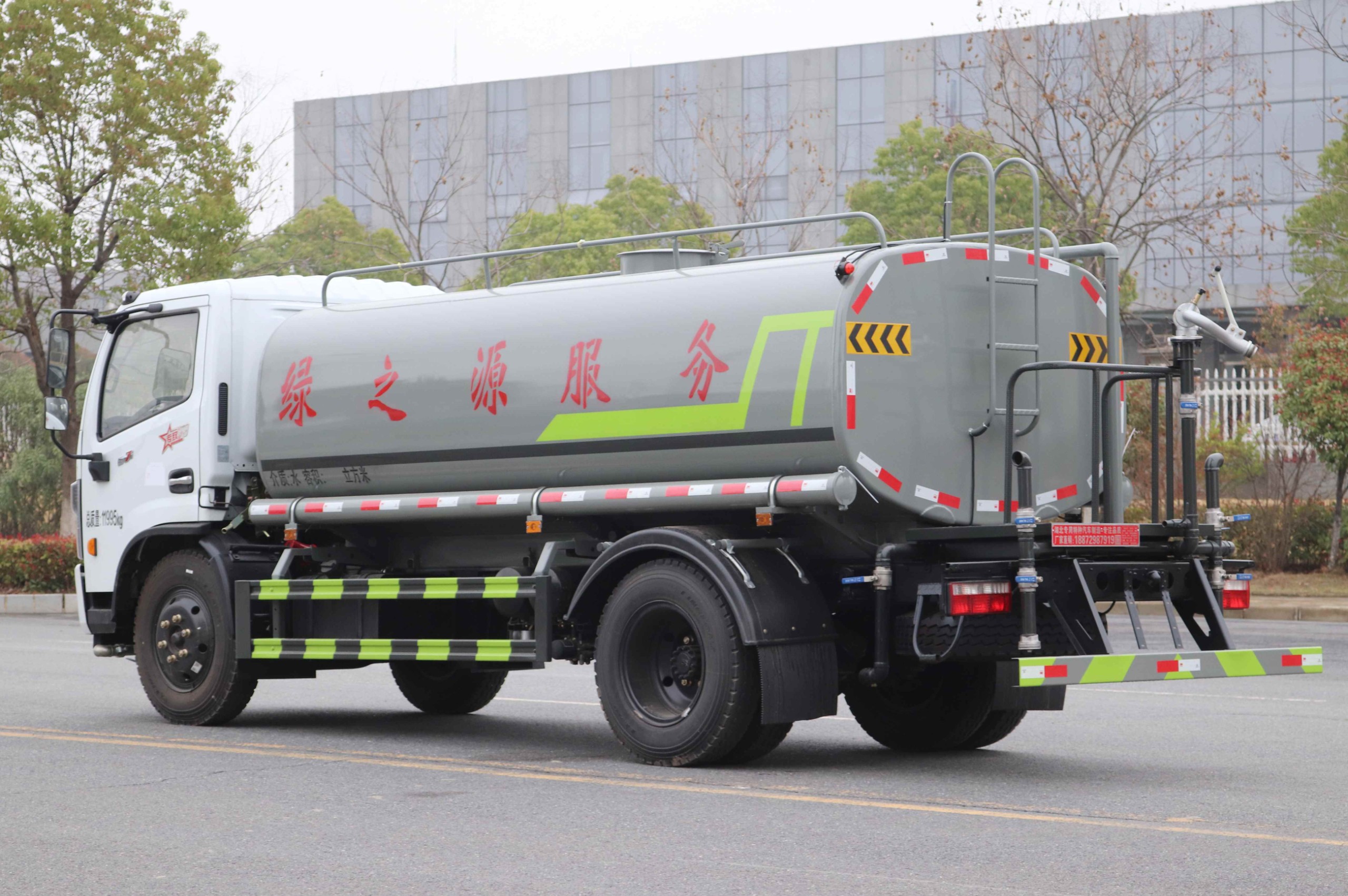 東風(fēng)多利卡D7灑水車9.2方