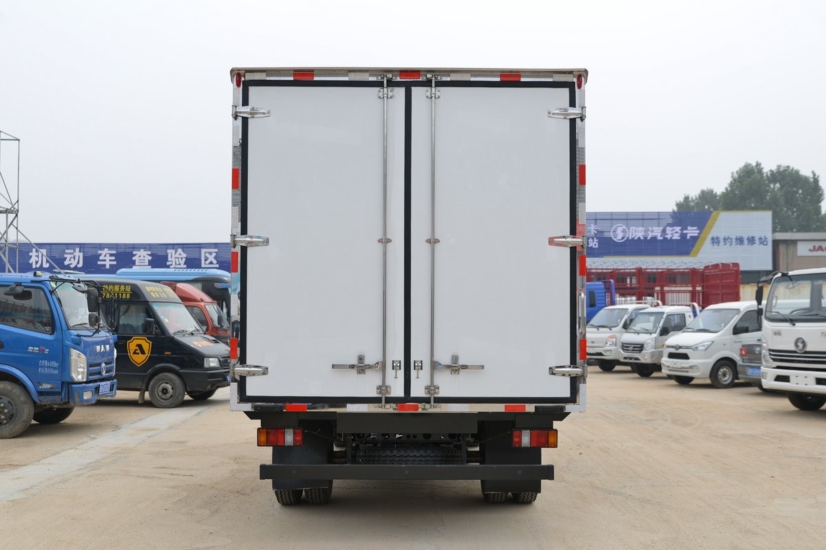 江鈴凱運(yùn)藍(lán)牌冷藏車4米