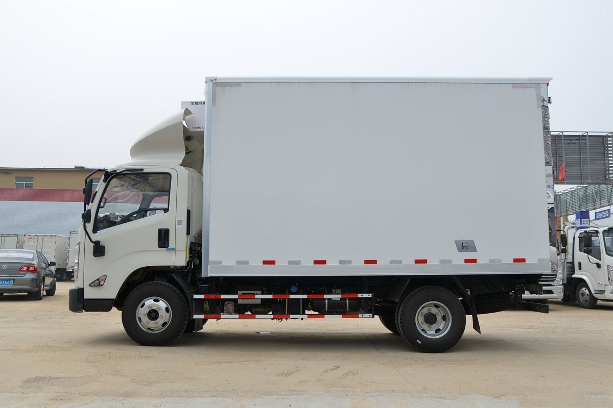 江鈴凱運(yùn)藍(lán)牌冷藏車4米