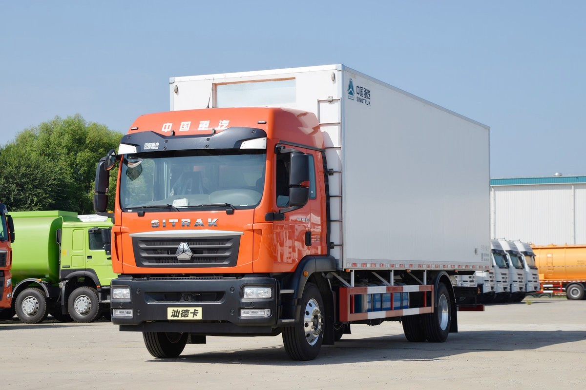 重汽汕德卡G5冷藏車6.8米