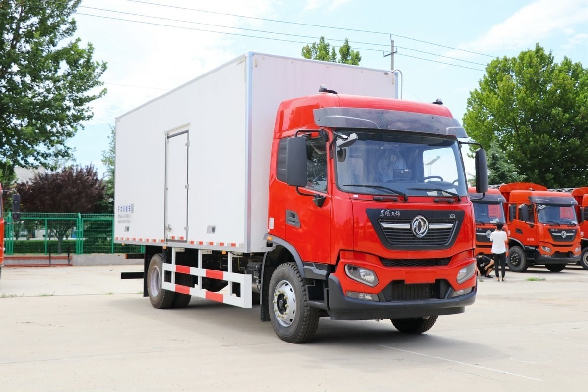 東風(fēng)天錦KR冷藏車7.8米