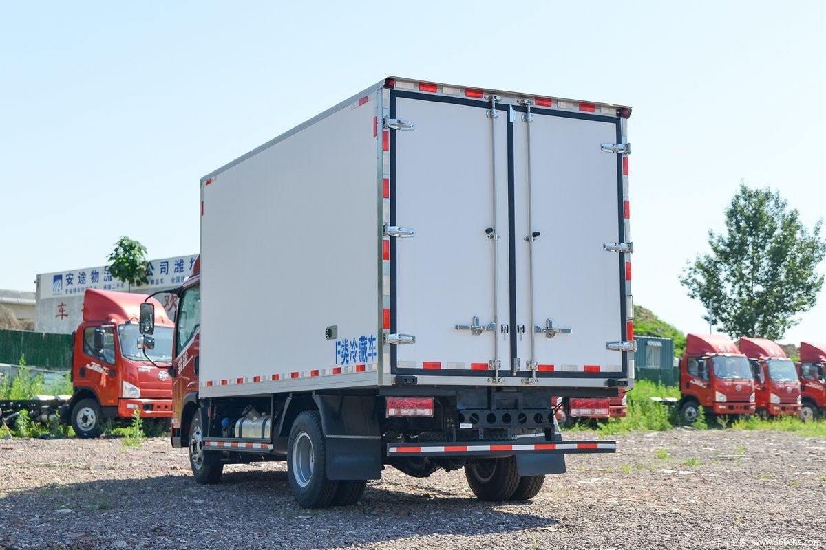 解放領(lǐng)途冷藏車(chē)4.05米