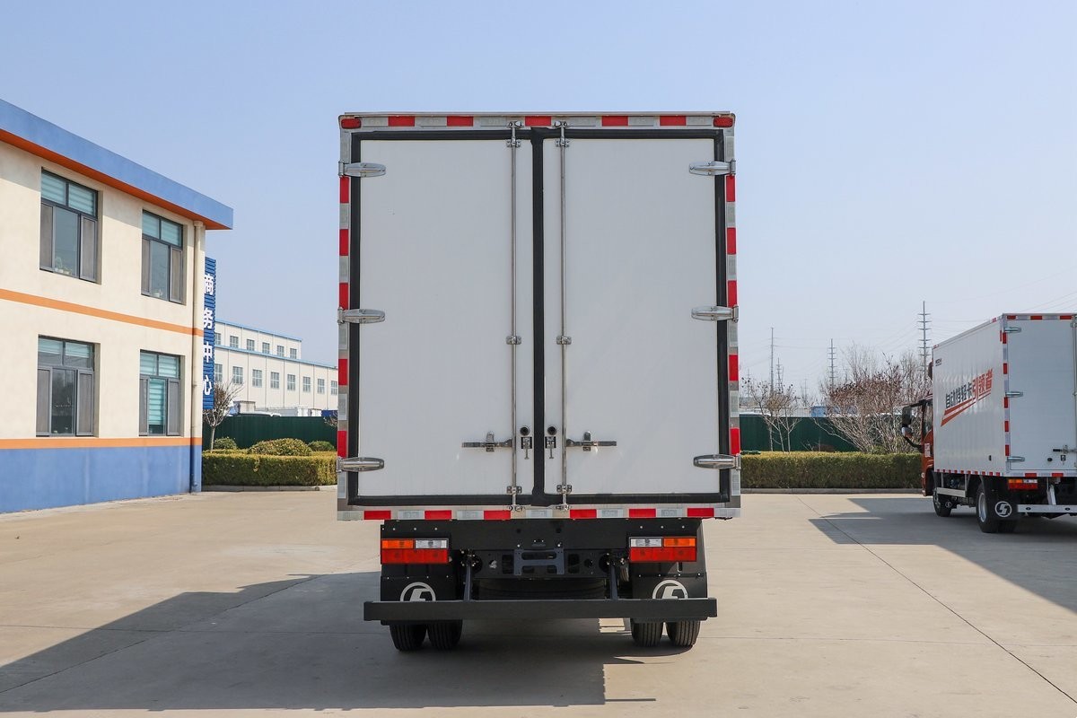 陜汽德龍K1冷藏車4.1米