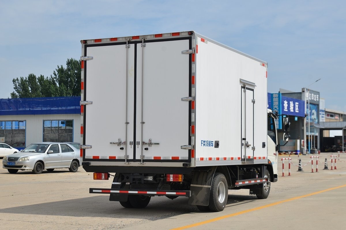 重汽HOWO悍將冷藏車4.1米