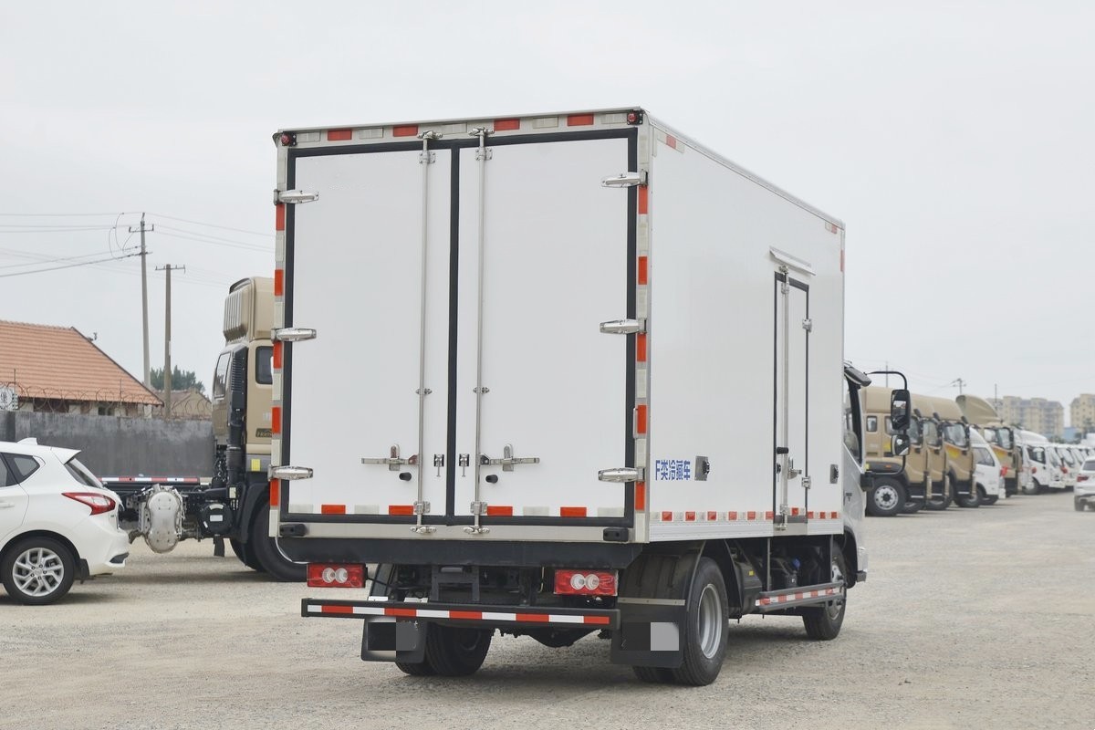 福田奧鈴速運130馬力冷藏車4.08米