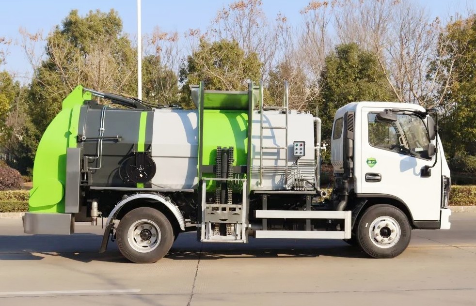 東風(fēng)多利卡6方餐廚垃圾車