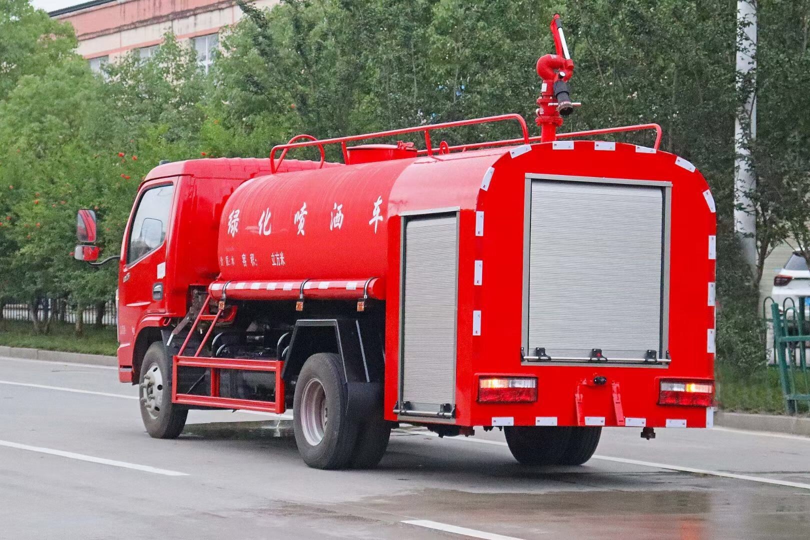 東風多利卡消防灑水車