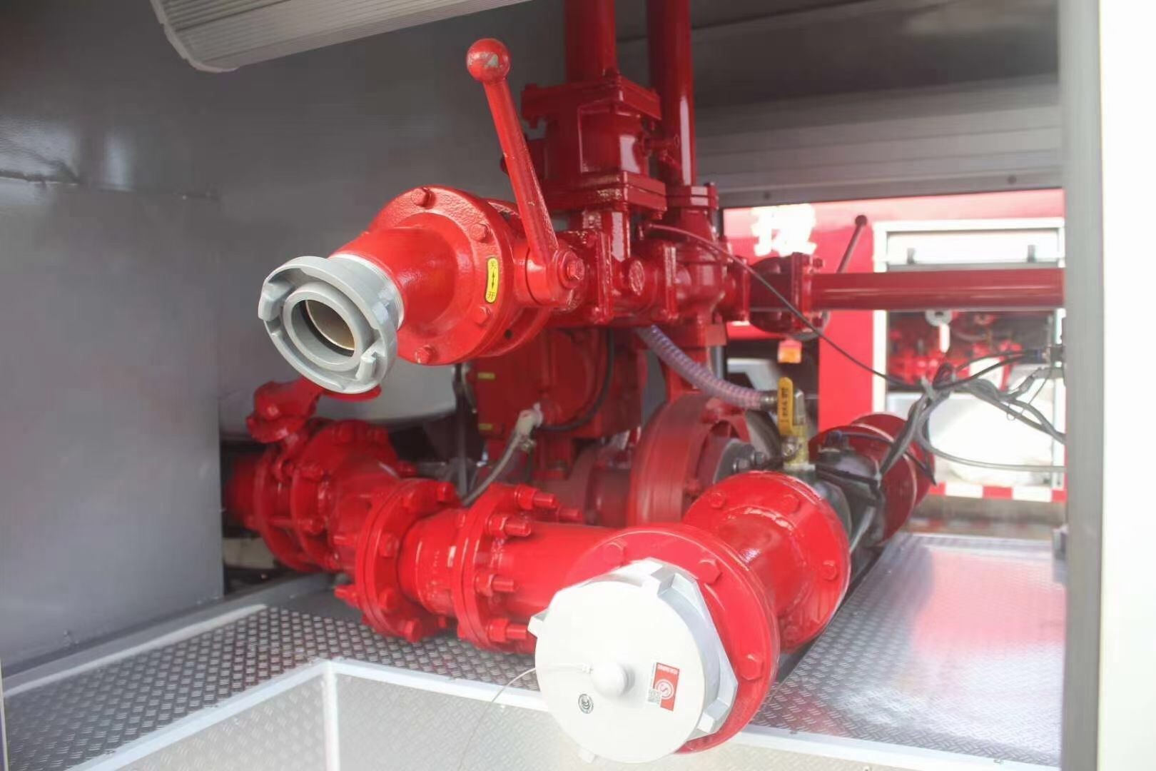 東風多利卡消防灑水車