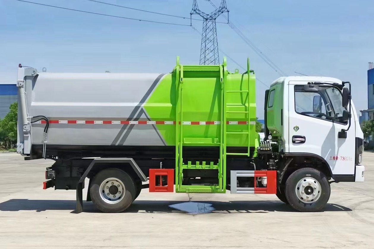 東風福瑞卡6方側裝壓縮式垃圾車