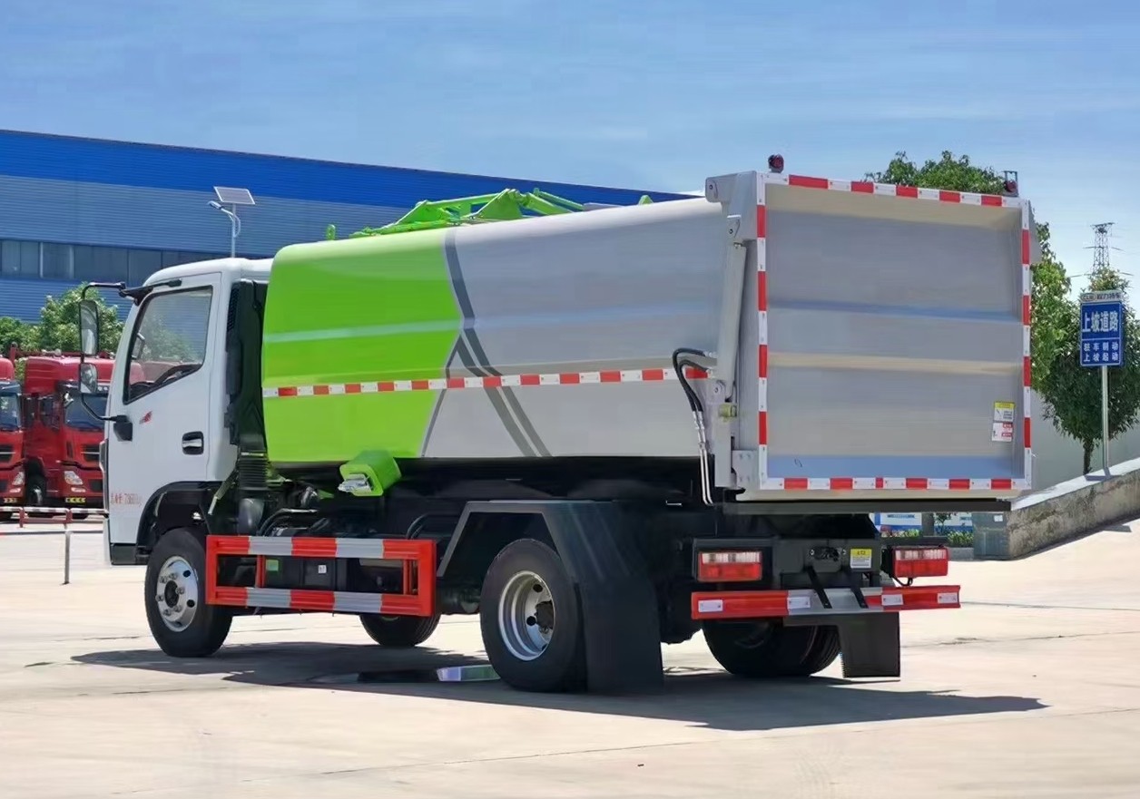 東風福瑞卡6方側裝壓縮式垃圾車