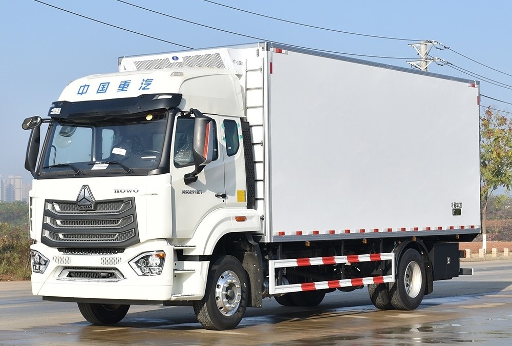 重汽豪沃HOWO冷藏車6.8米