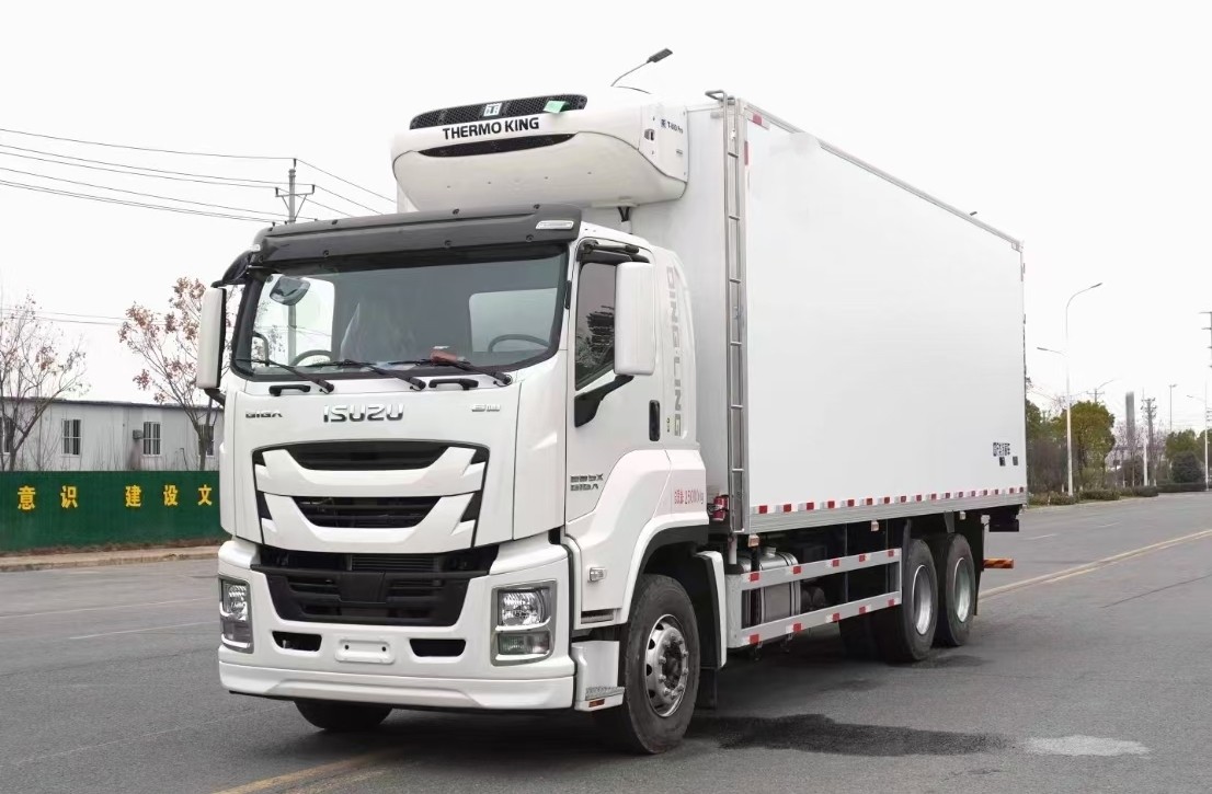 慶鈴五十鈴巨咖后雙橋冷藏車7.8米