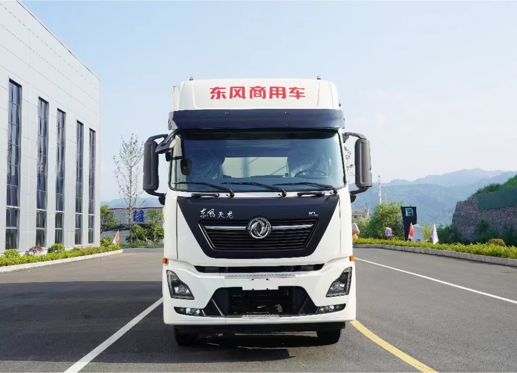 東風天龍KL前四后四冷藏車9.6米