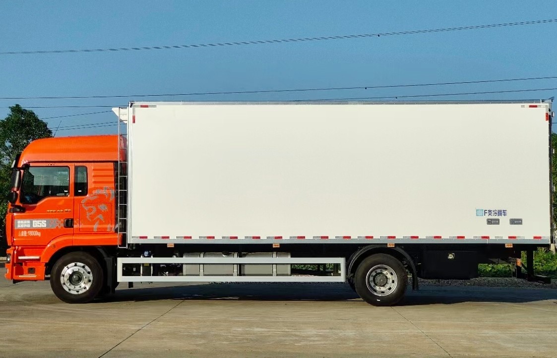 重汽汕德卡G5S冷藏車7.8米