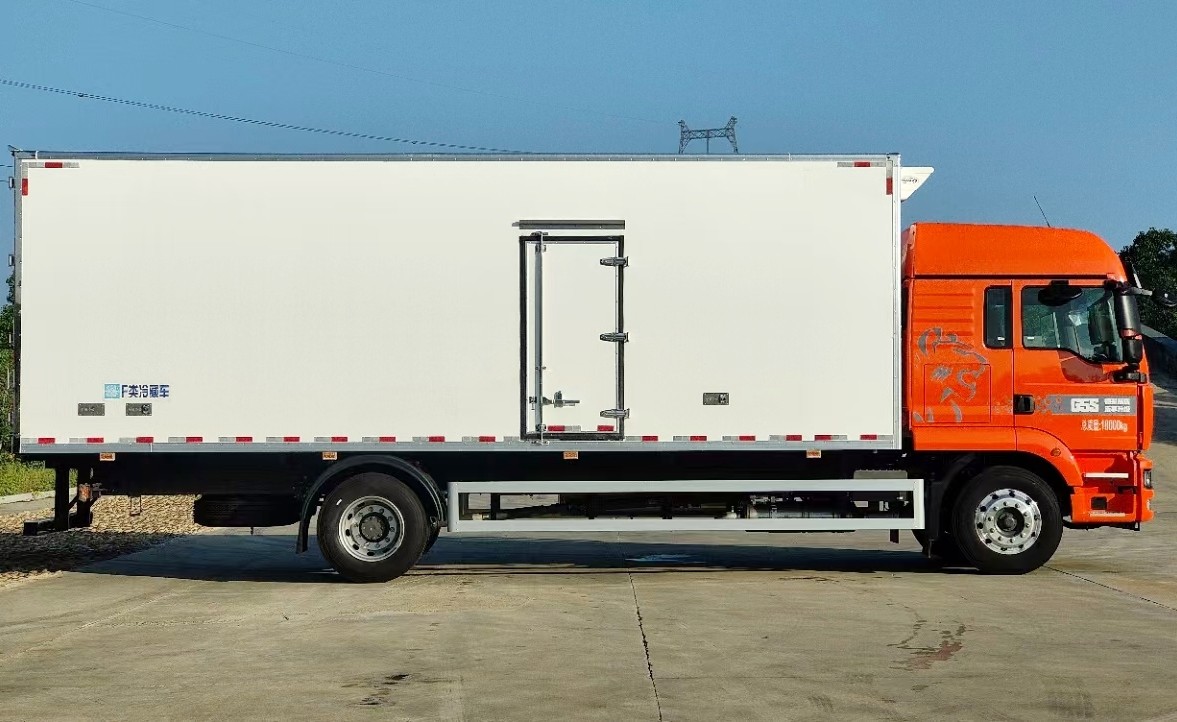 重汽汕德卡G5S冷藏車7.8米