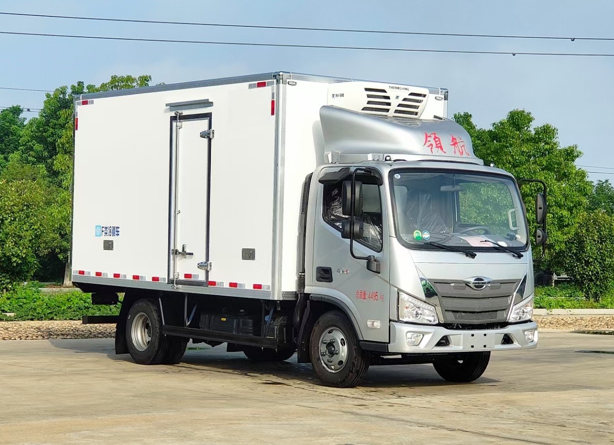 福田時(shí)代領(lǐng)航5冷藏車4.08米