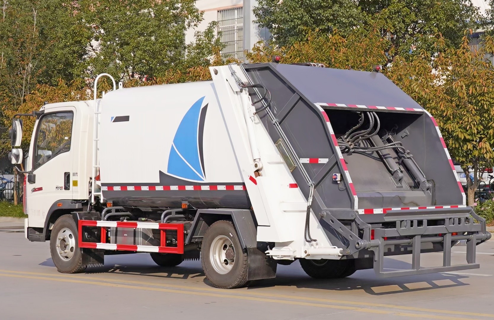 重汽HOWO壓縮式垃圾車6方
