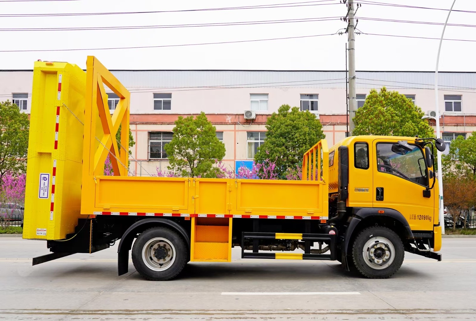 重汽豪曼防撞緩沖車100K