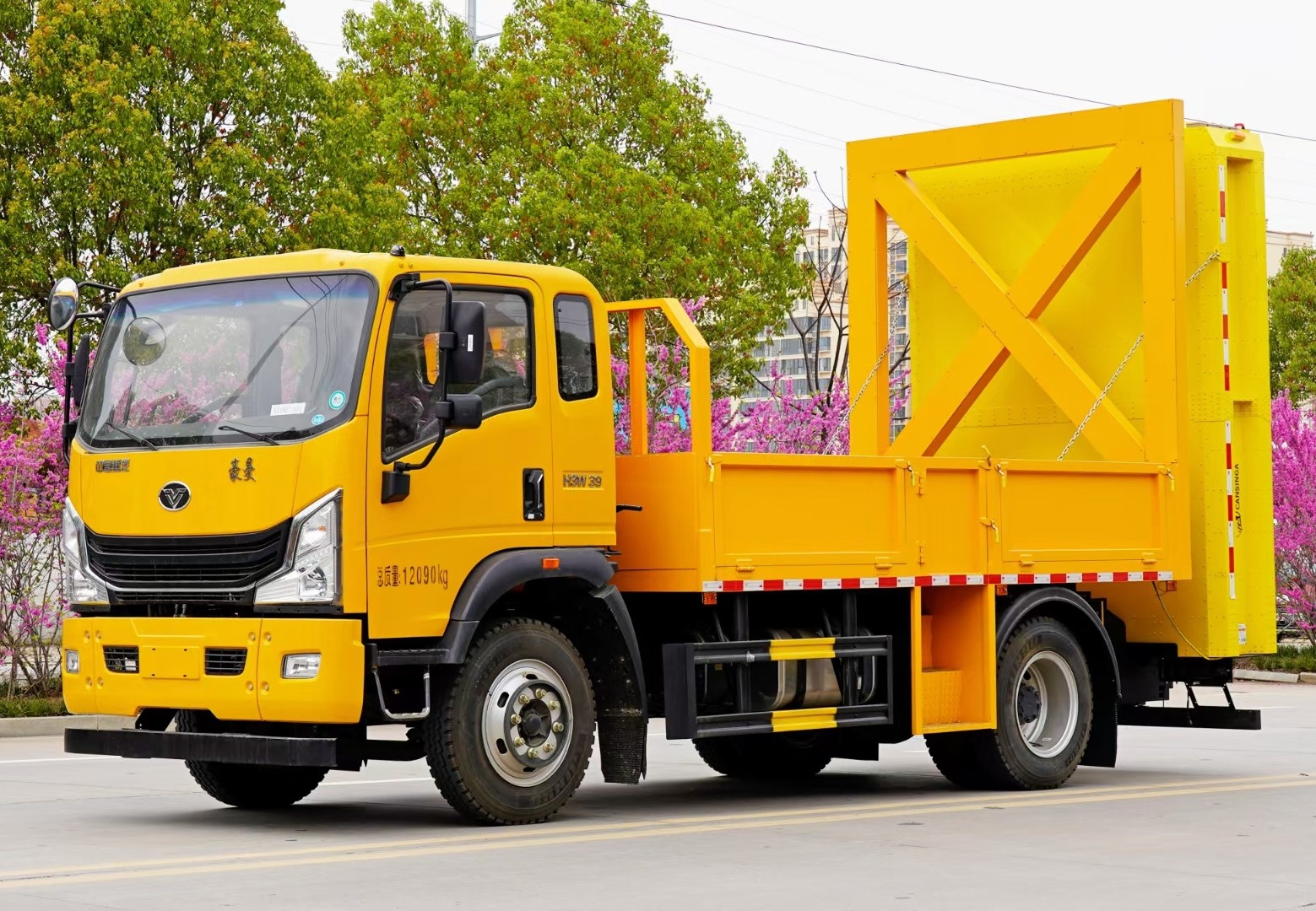 重汽豪曼防撞緩沖車100K