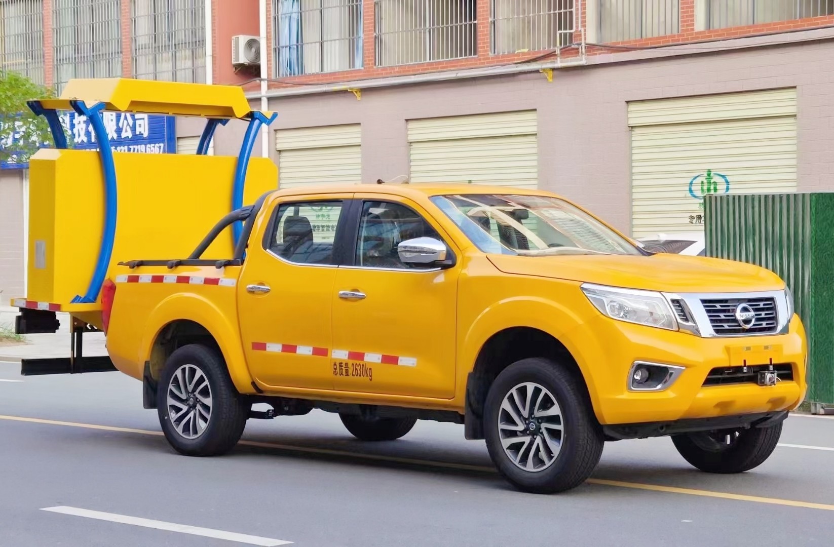 日產(chǎn)皮卡四驅(qū)防撞緩沖車70K