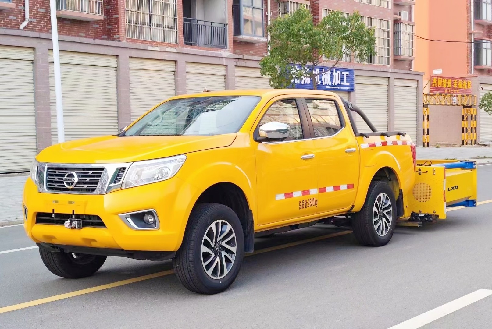 日產(chǎn)皮卡四驅(qū)防撞緩沖車70K