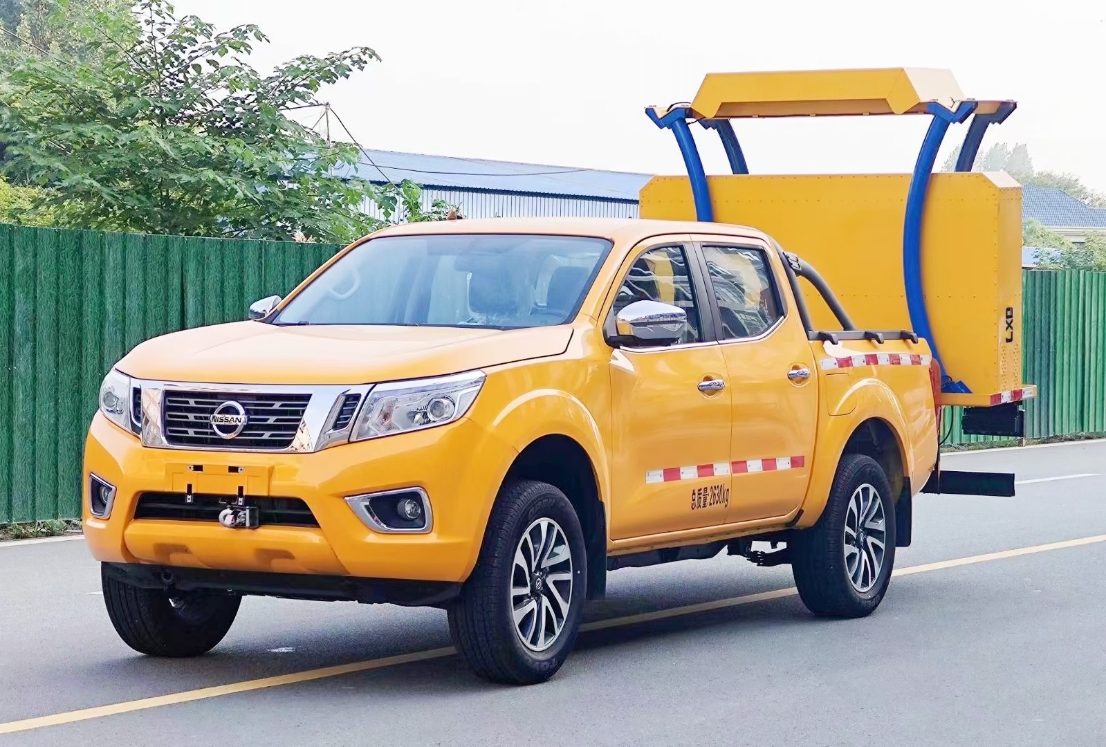 日產皮卡四驅防撞緩沖車70K