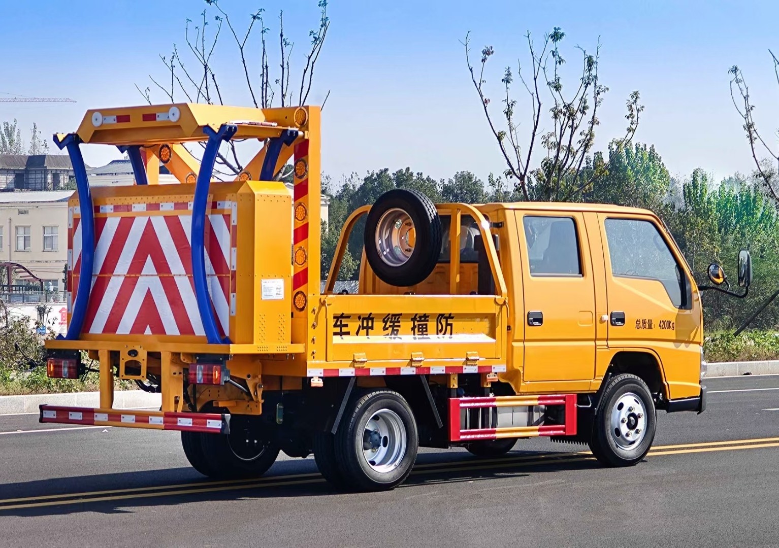 江鈴新順達防撞緩沖車70K