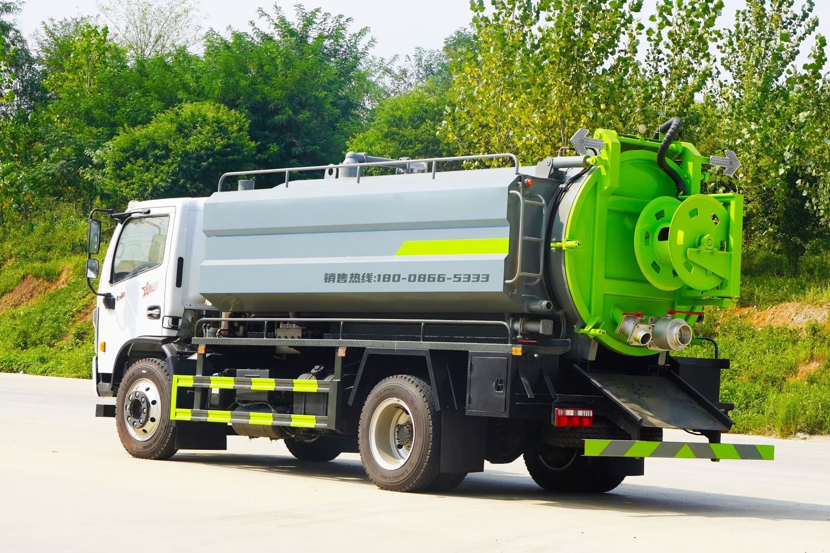 東風(fēng)多利卡D7清洗吸污車3+6方  