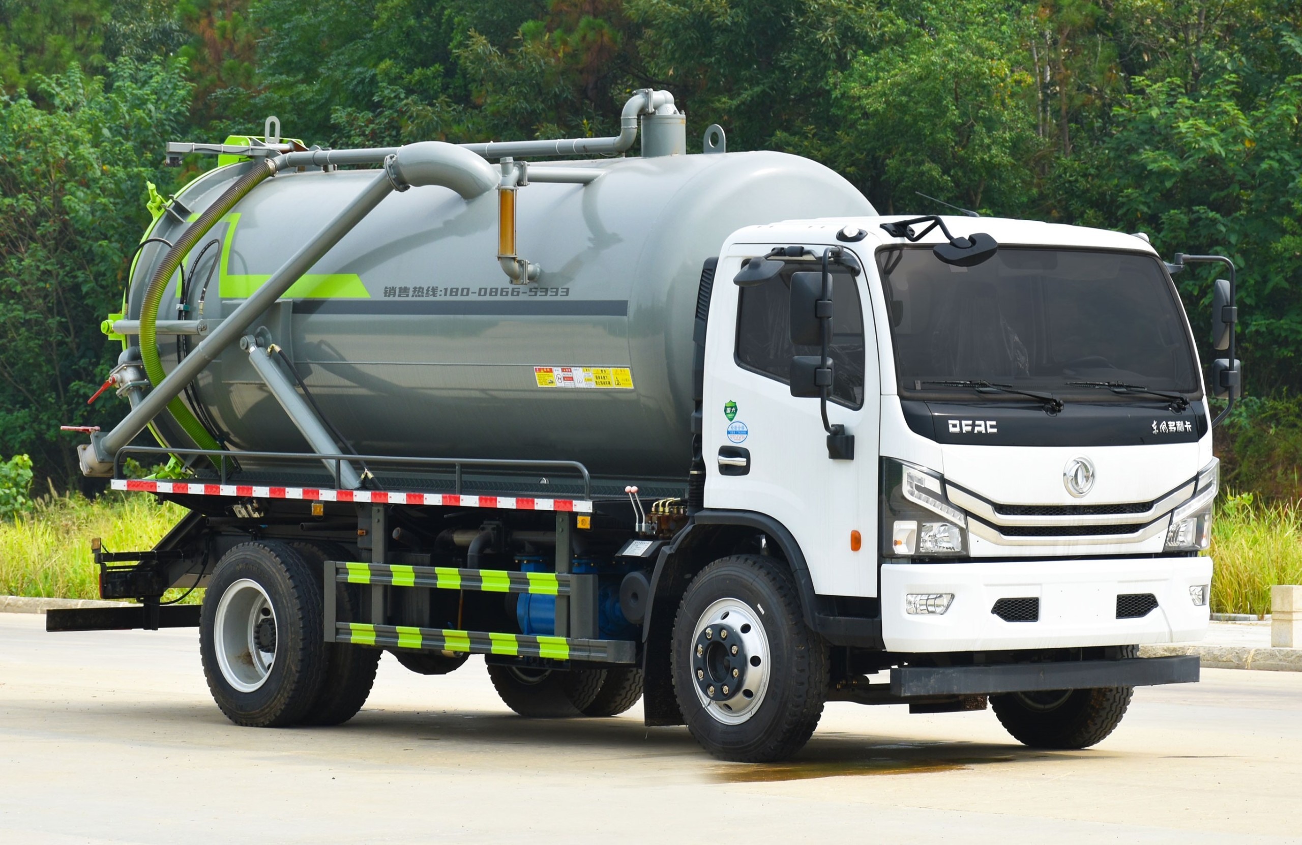 東風多利卡D7吸污車10方