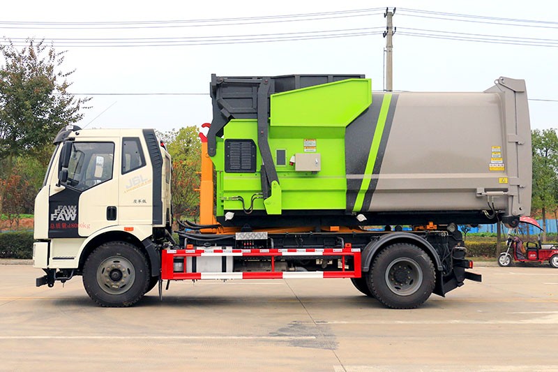 解放J6L勾臂垃圾車 12方