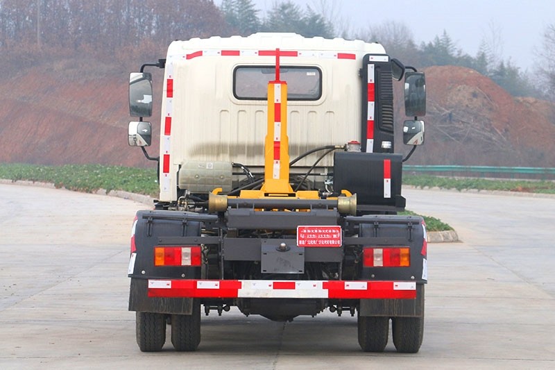 重汽HOWO豪沃勾臂垃圾車 5方 (可拉建筑垃圾箱)  