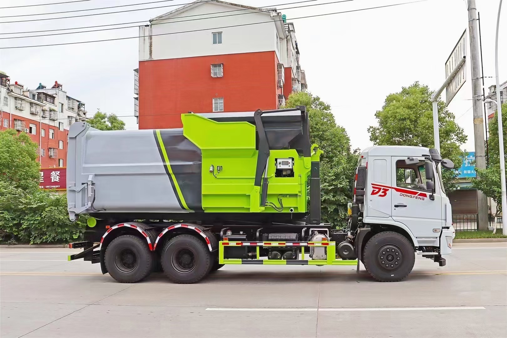 東風(fēng)專用D3后雙橋勾臂垃圾車 18方