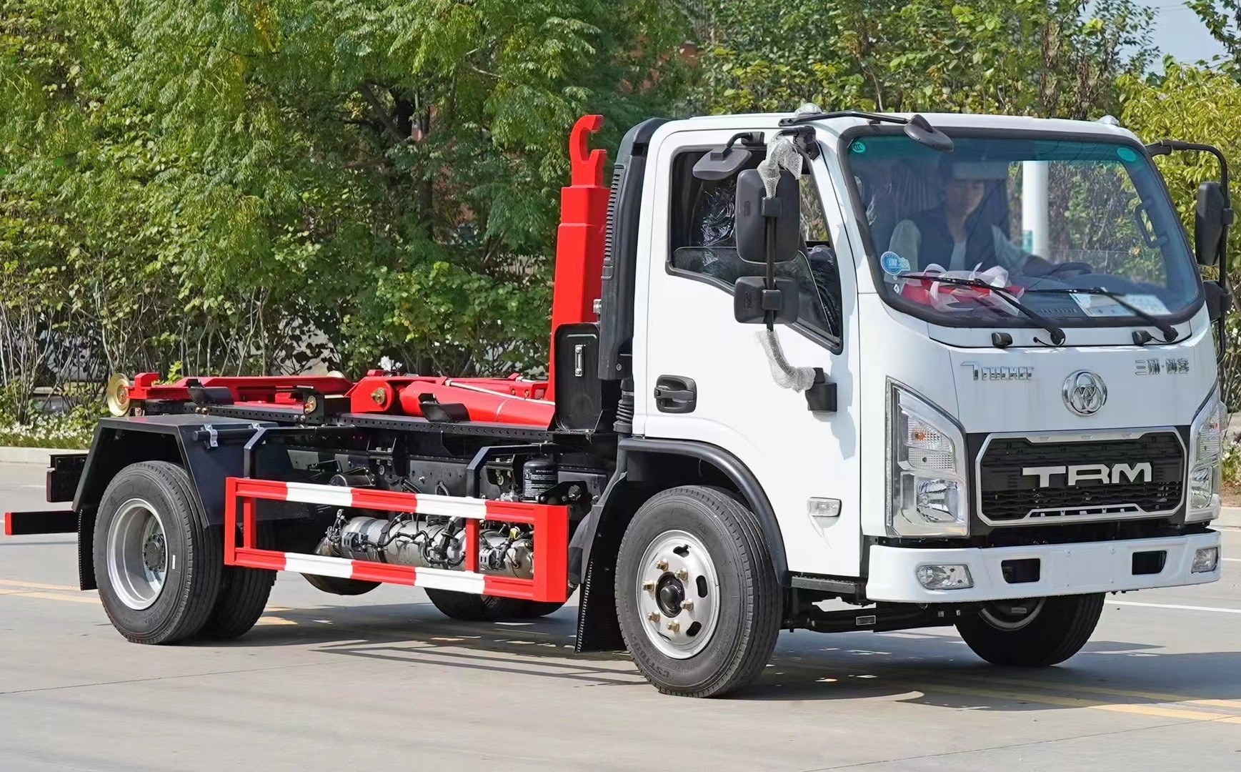 三環(huán)創(chuàng)客藍(lán)牌(地下室)勾臂垃圾車 7方建筑垃圾箱  