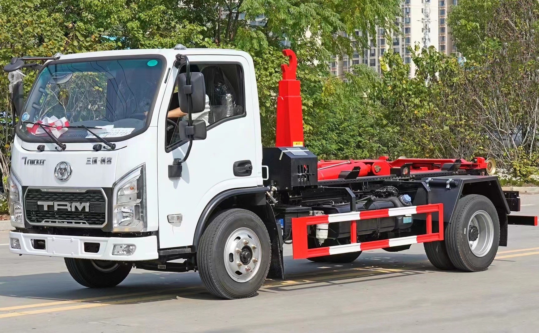 三環(huán)創(chuàng)客藍(lán)牌(地下室)勾臂垃圾車(chē) 7方建筑垃圾箱  