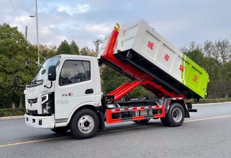 奧馳X2藍(lán)牌(地庫)勾臂垃圾車 7方建筑垃圾箱