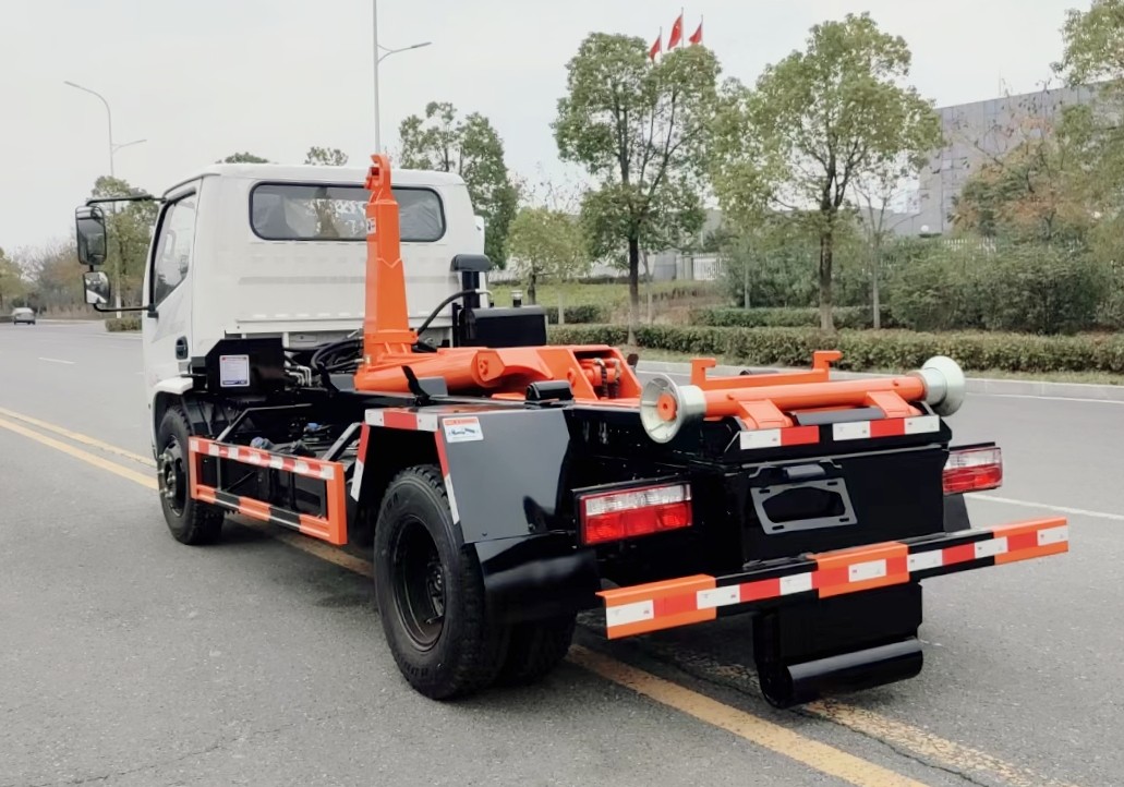 南駿藍(lán)牌(地庫(kù))勾臂垃圾車(chē) 7方建筑垃圾箱 