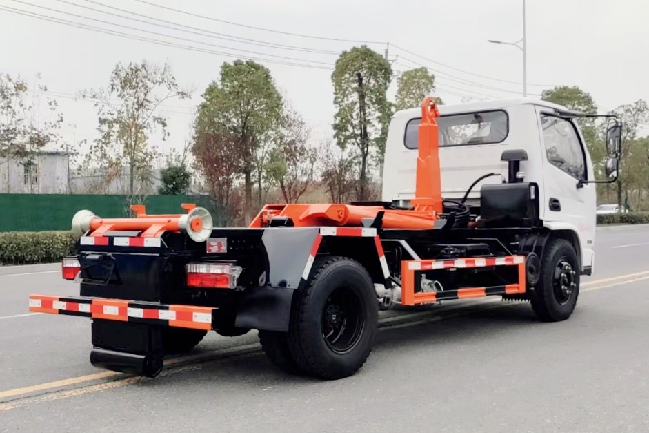 南駿藍(lán)牌(地庫(kù))勾臂垃圾車(chē) 7方建筑垃圾箱 