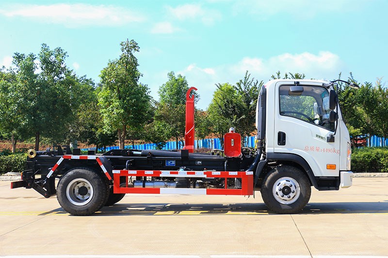 大運奧普力藍牌(地庫)勾臂垃圾車 7方建筑垃圾箱 