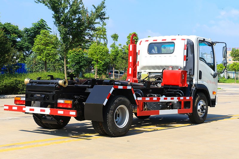 大運奧普力藍牌(地庫)勾臂垃圾車 7方建筑垃圾箱 