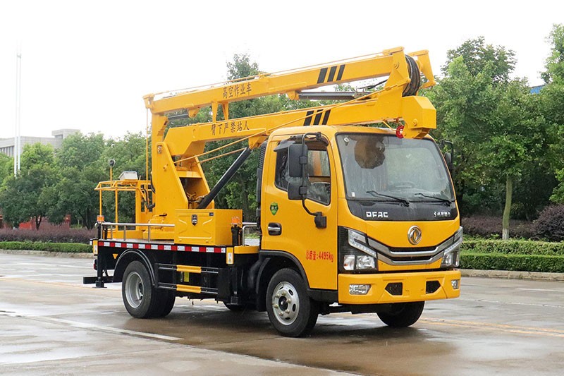 東風(fēng)D6多利卡13.5米高空作業(yè)車