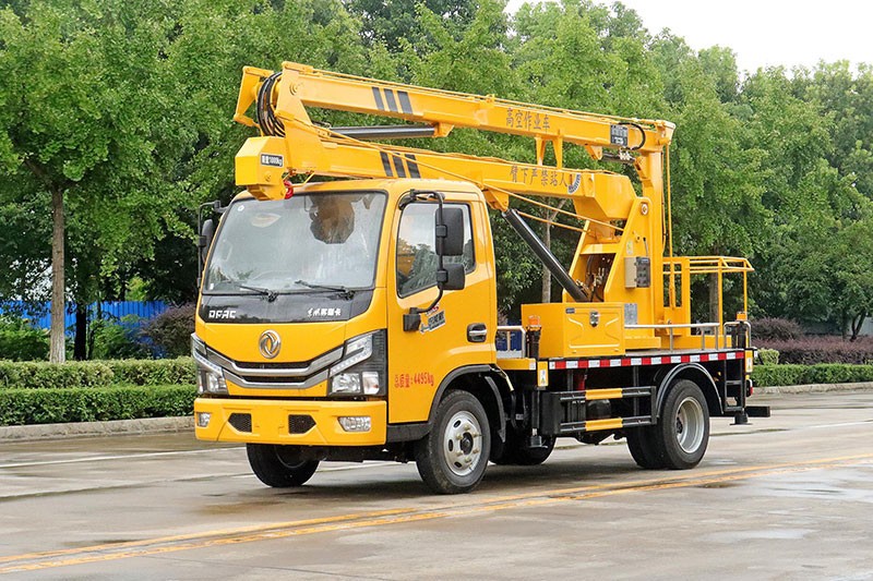 東風D6多利卡13.5米高空作業(yè)車