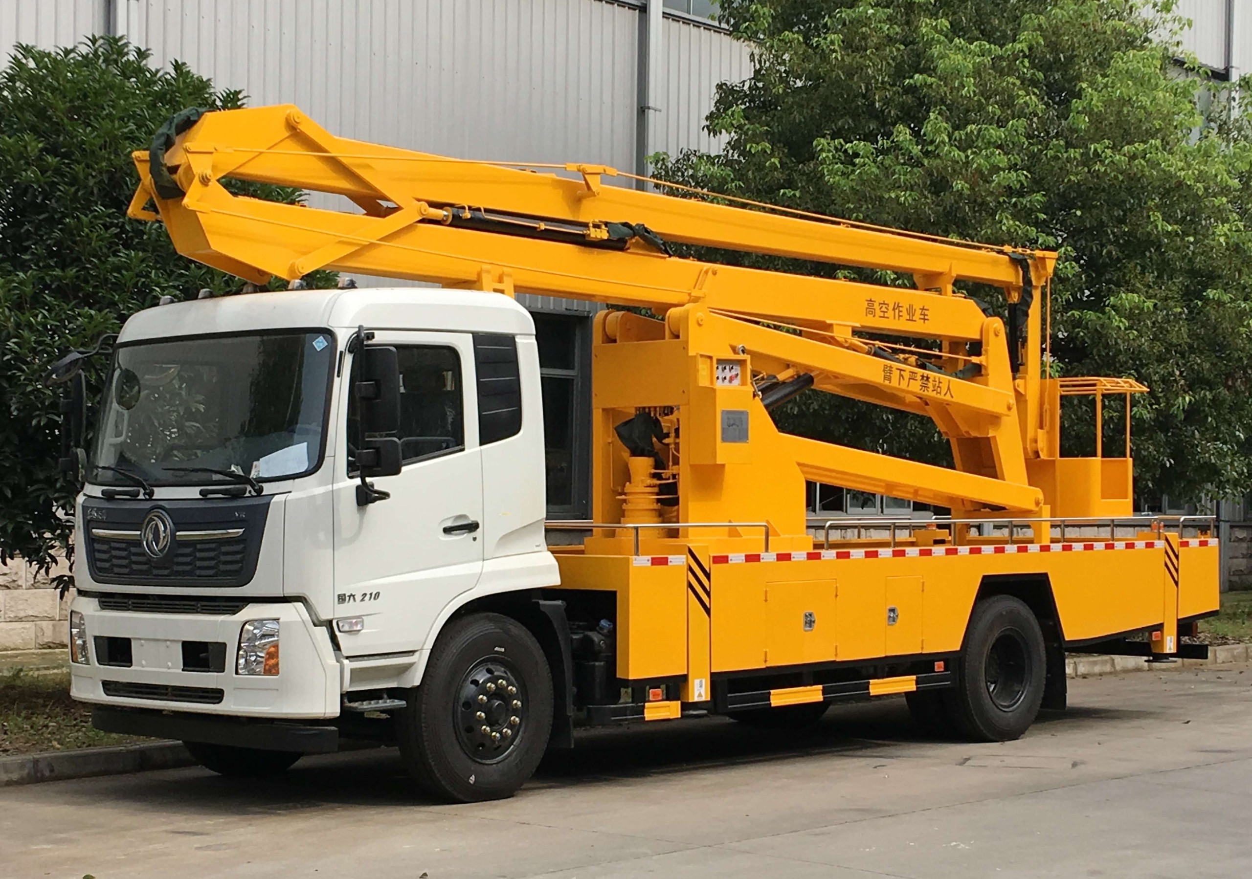 東風(fēng)天錦24米高空作業(yè)車