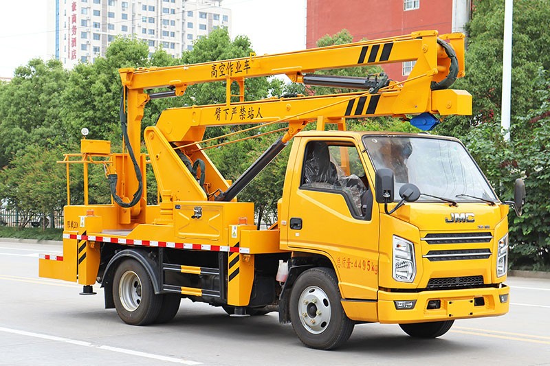 江鈴順達(dá)13.5米高空作業(yè)車