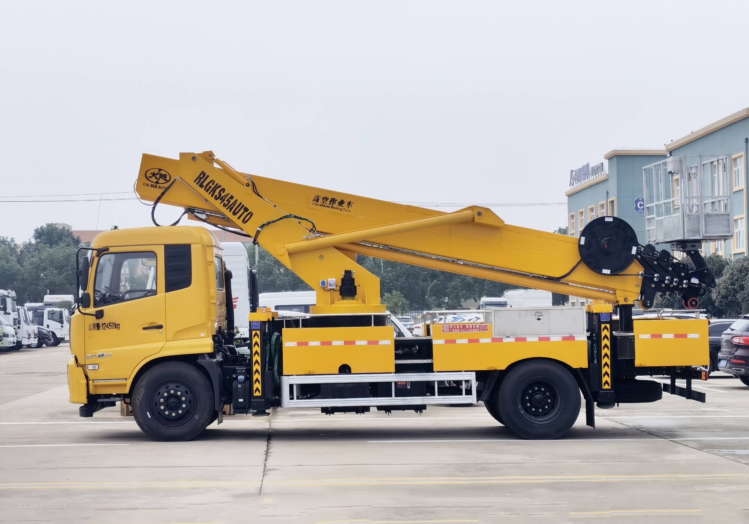 東風(fēng)天錦45米直臂式高空作業(yè)車