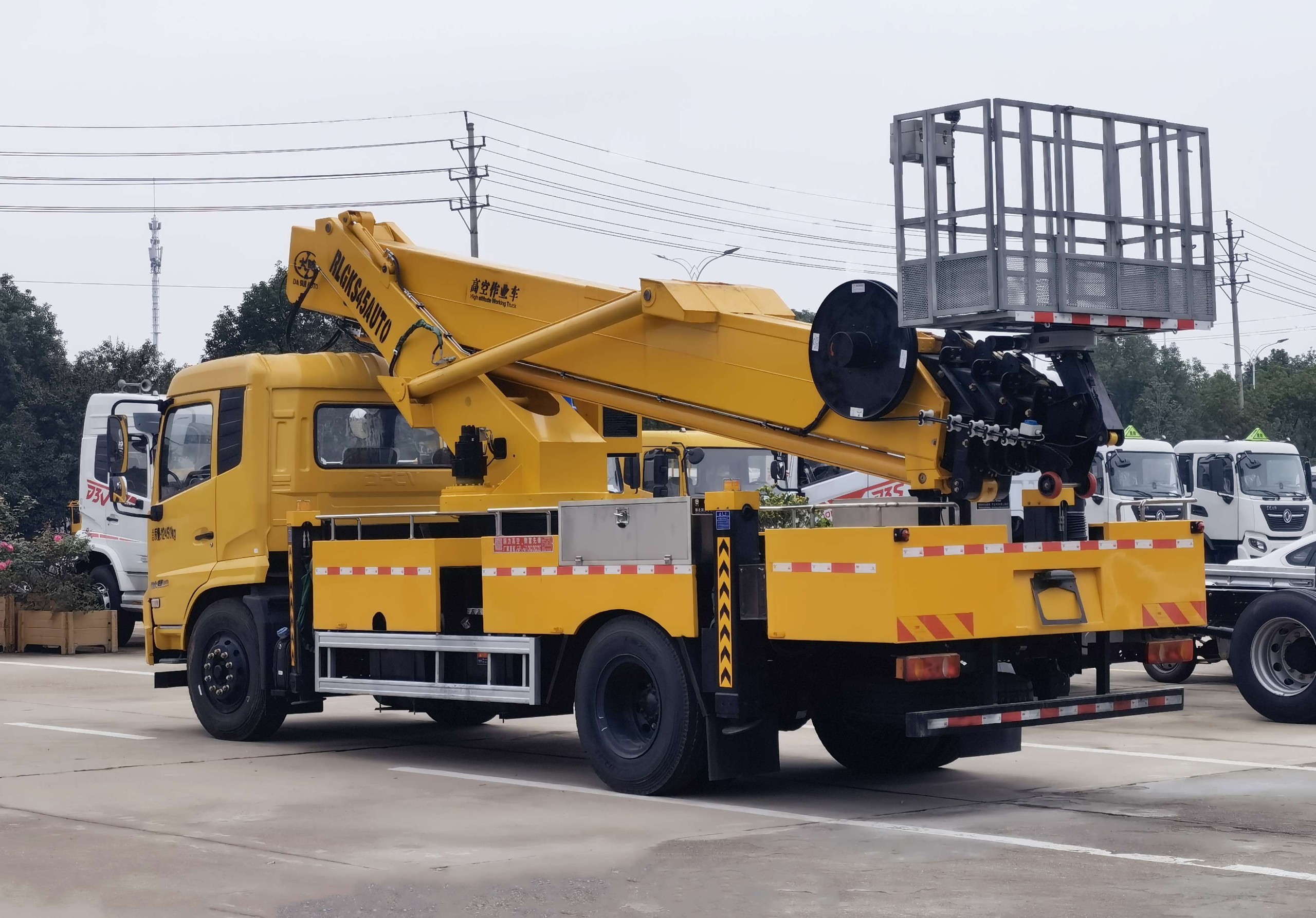 東風(fēng)天錦45米直臂式高空作業(yè)車